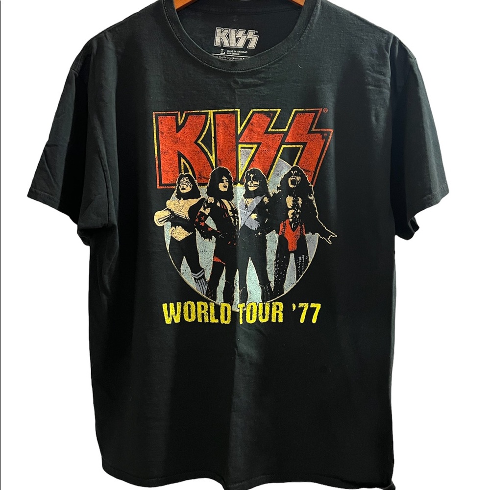 Kiss World Tour ‘77 Graphic Tee-Shirt Size L Band Concert Rock and Roll